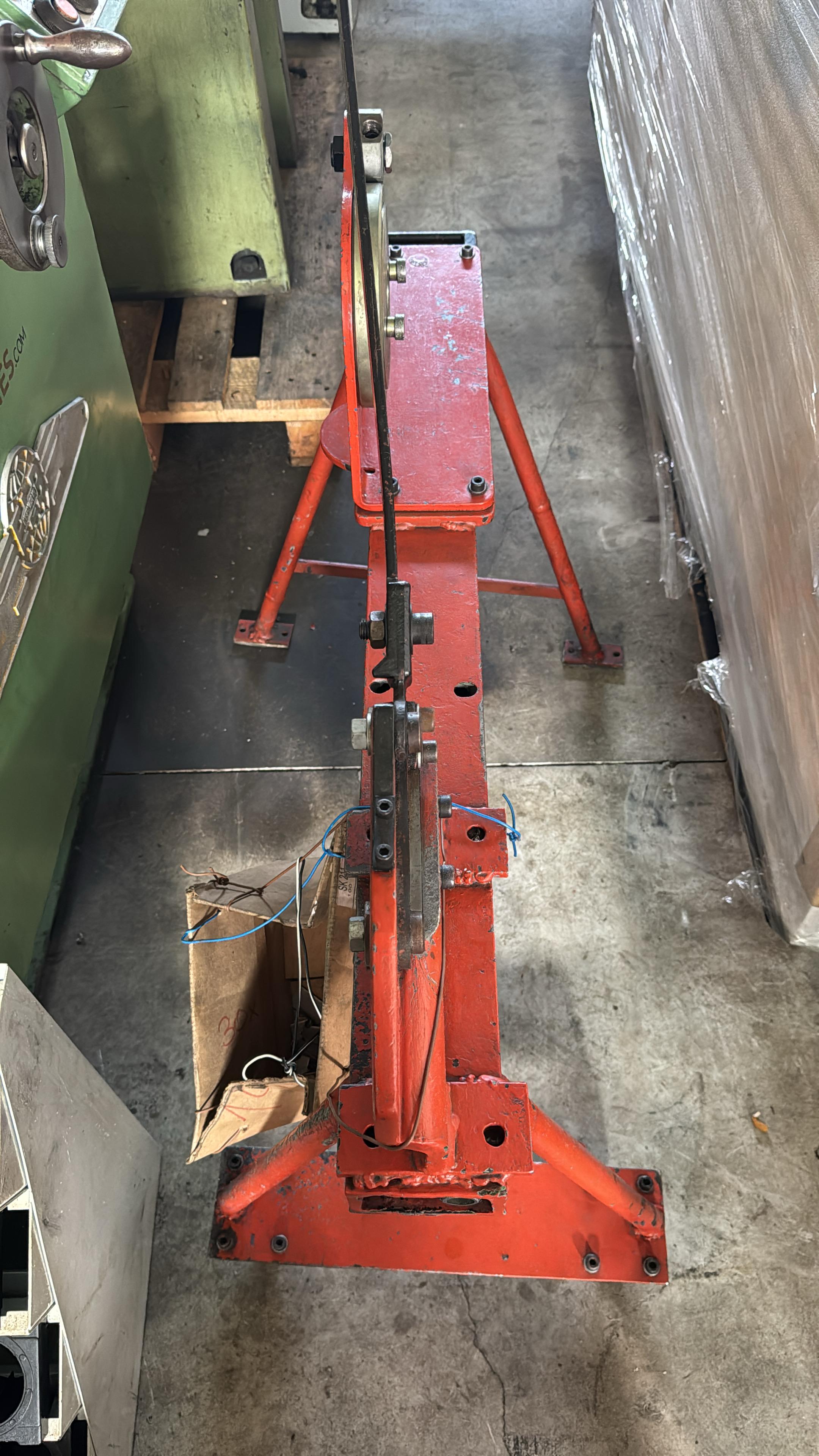 Machine de découpe manuelle à levier, sur support soudé