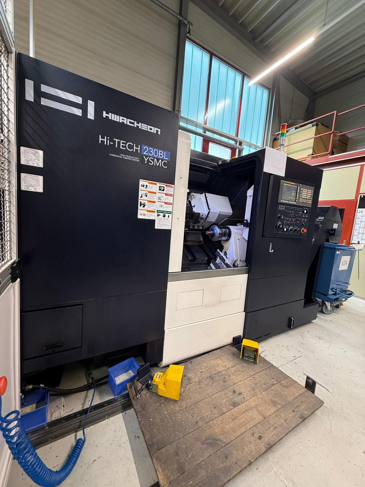 Tour CNC Hwacheon Hi-TECH 230BL