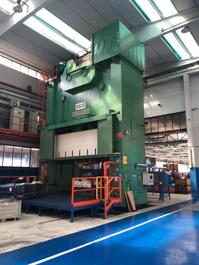 Presse hydraulique Innocenti S4-900-180