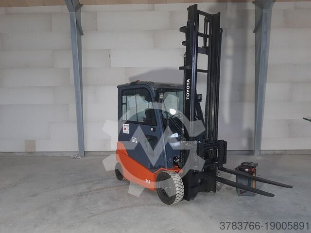 Electric 4-wheel forklift Toyota 8FBMT25