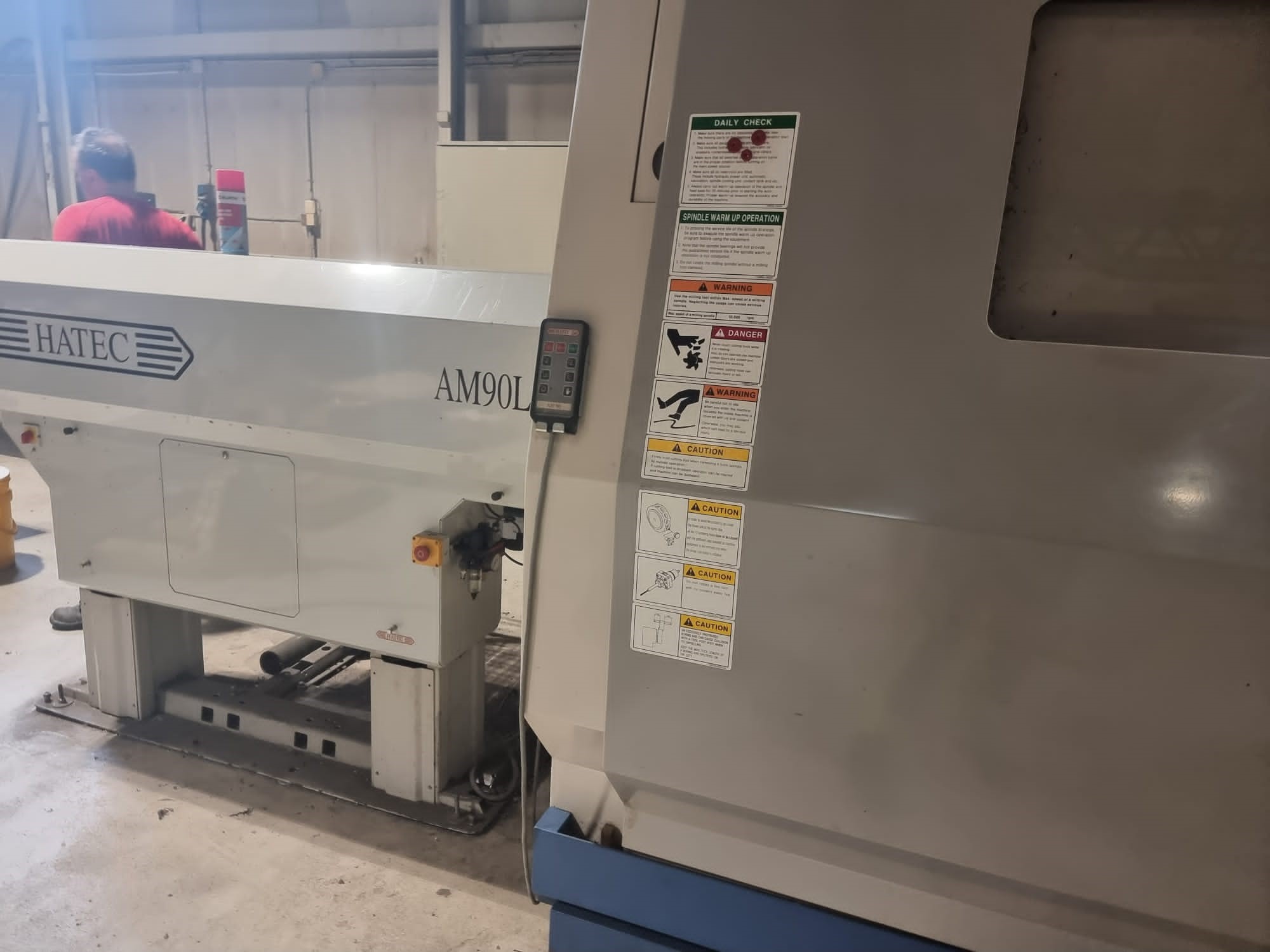 Tour à commande numérique Doosan Puma MX 2500 S avec ravitailleur de barres