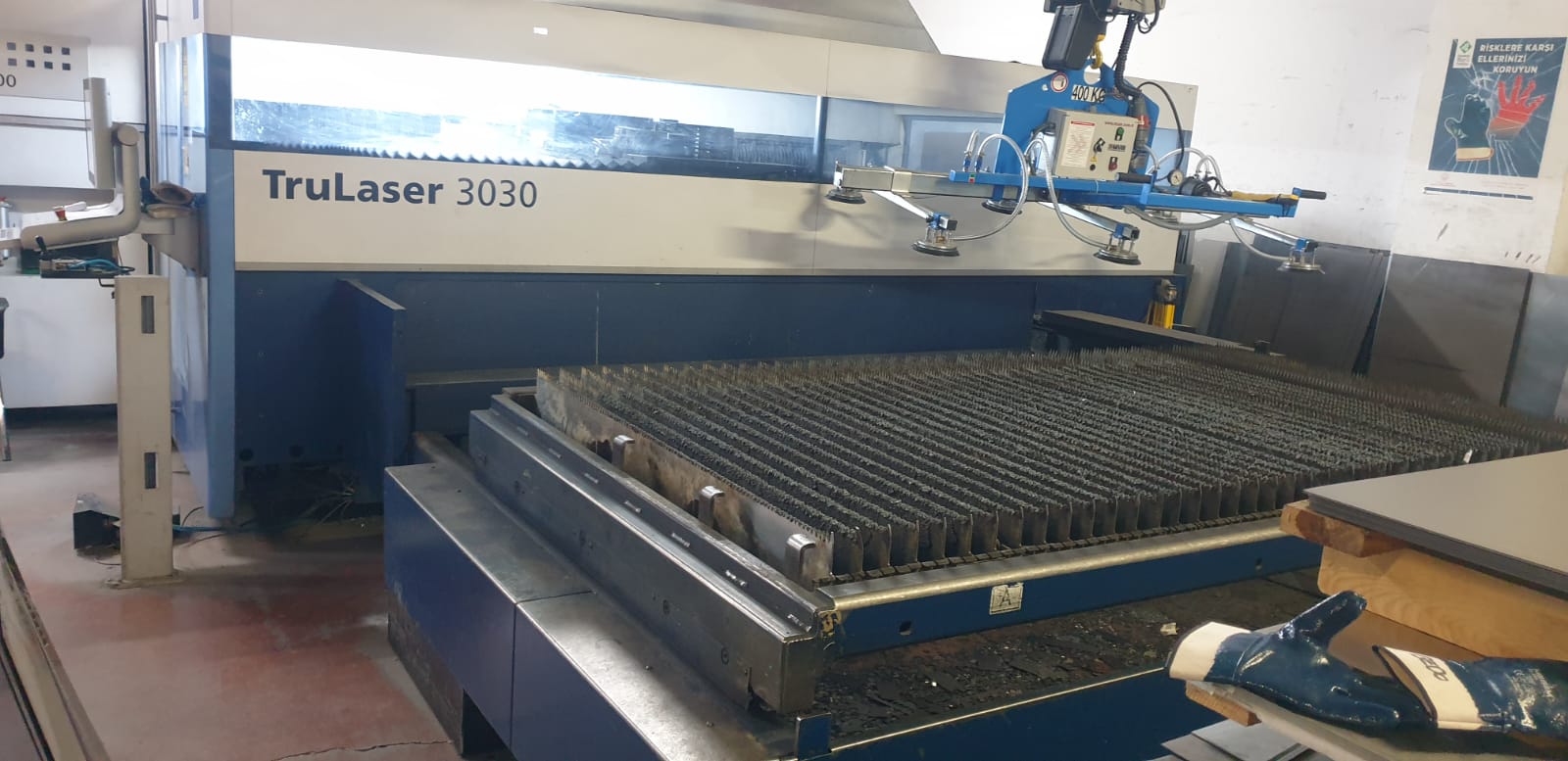 Trumpf TruLaser 3030 3200 W Système de découpe laser CNC