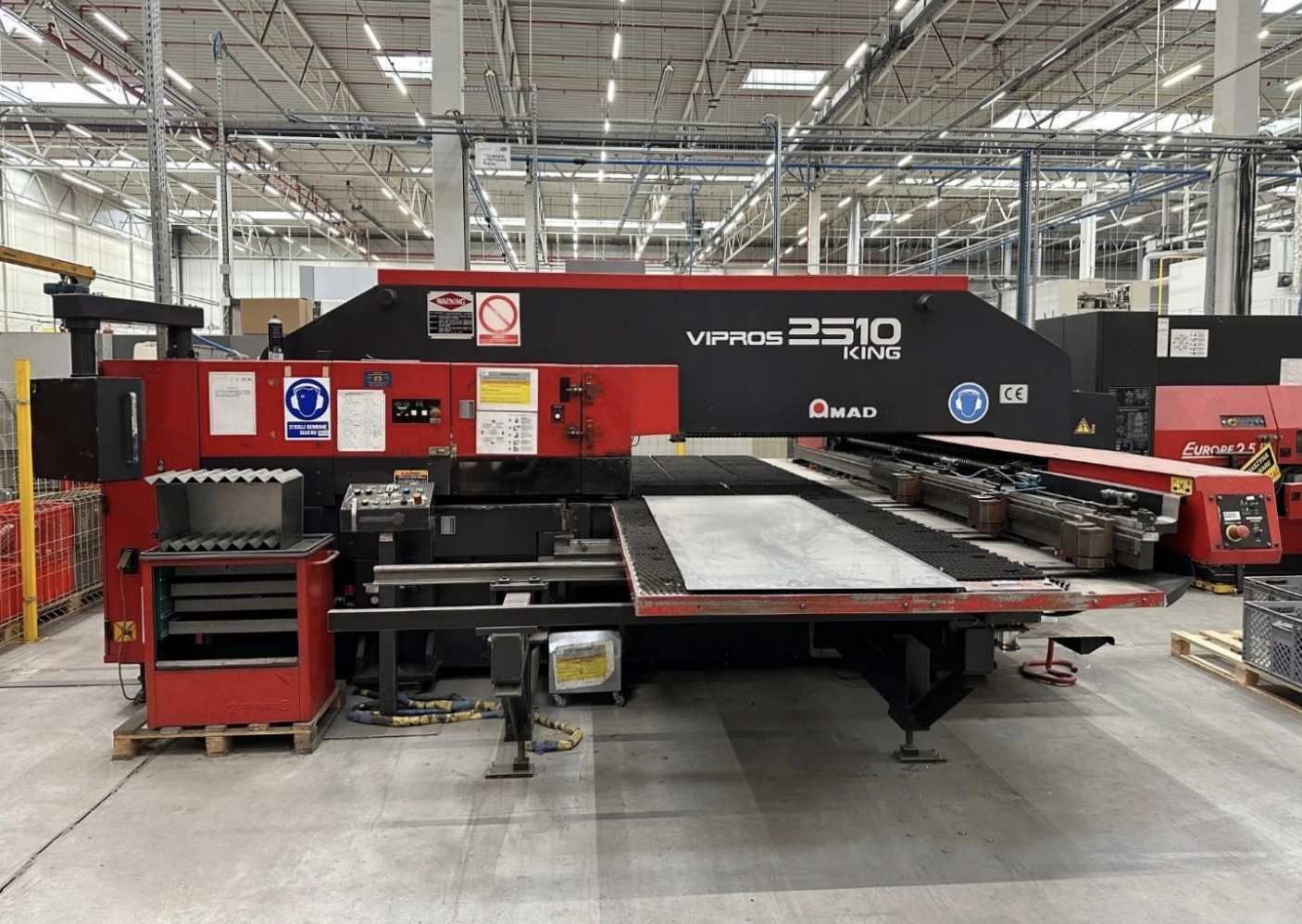 Poinçonneuse à cnc AMADA VIPROS 2510
