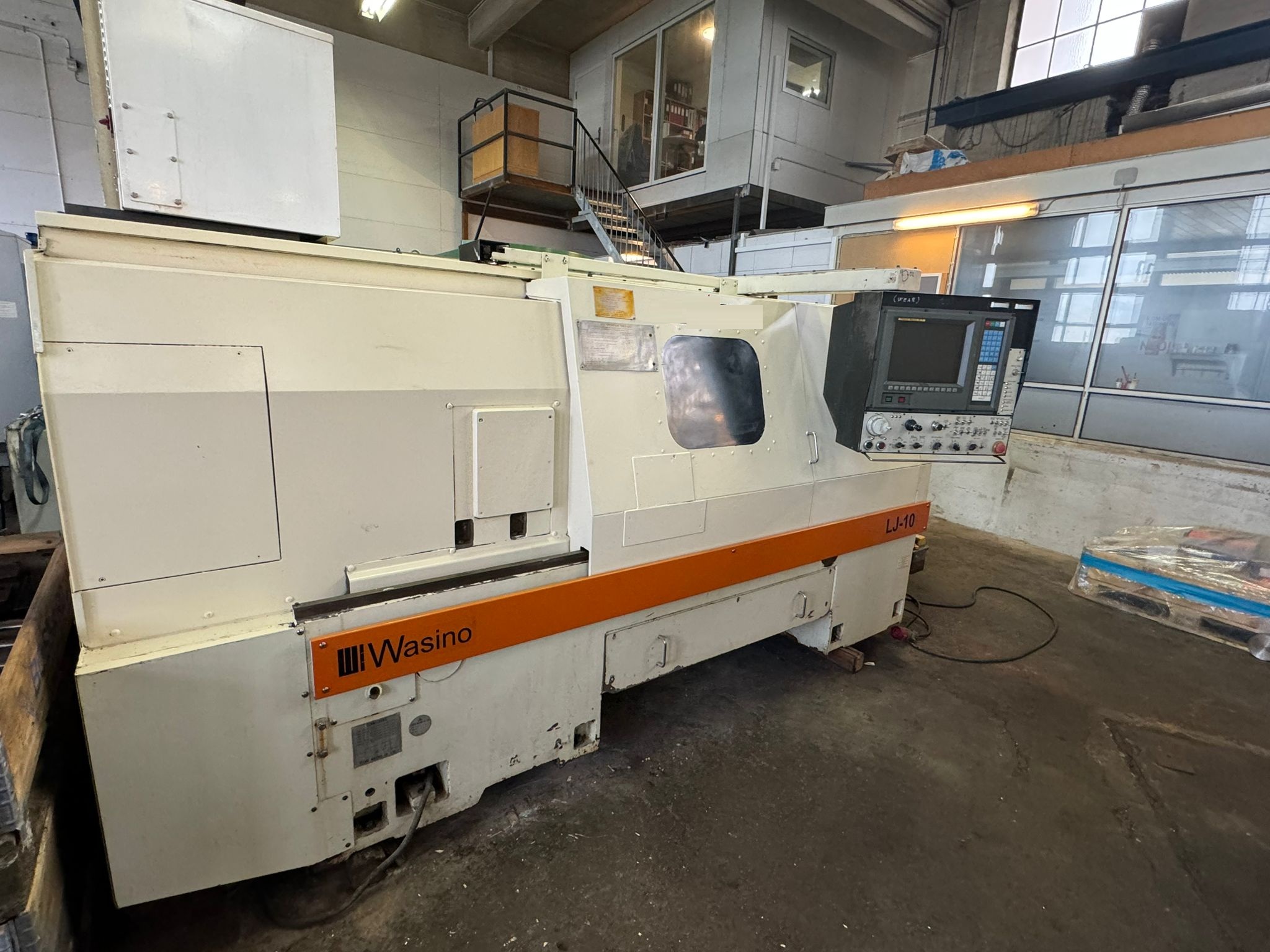 Tour motorisé cnc Amada Wasino LJ 10 MC d'occasion