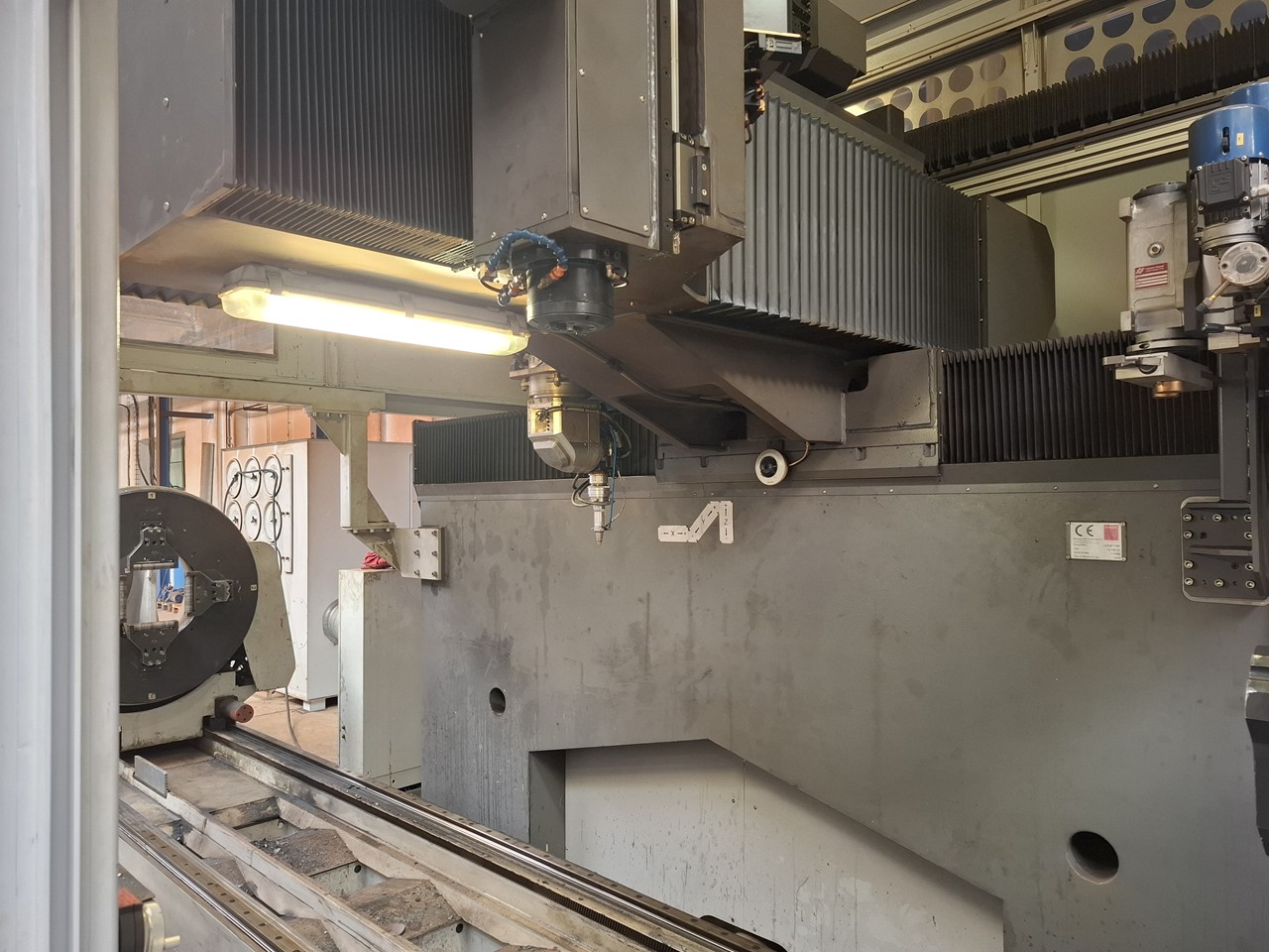 Machine de découpe laser Bystronic FL 400 3D