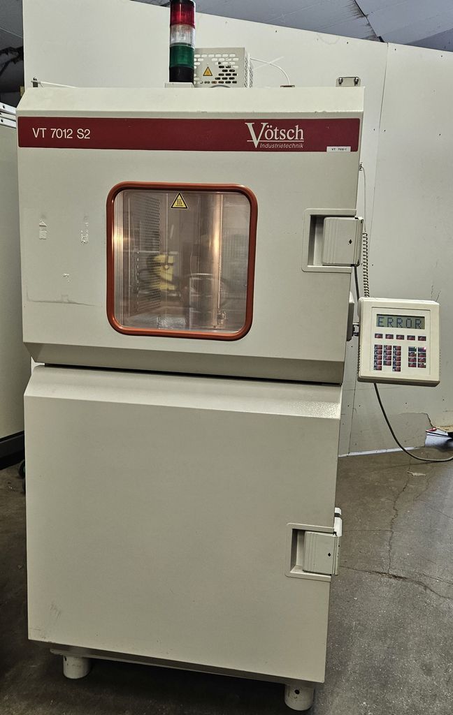 Incubateur de laboratoire Vötsch VT 7012 S2