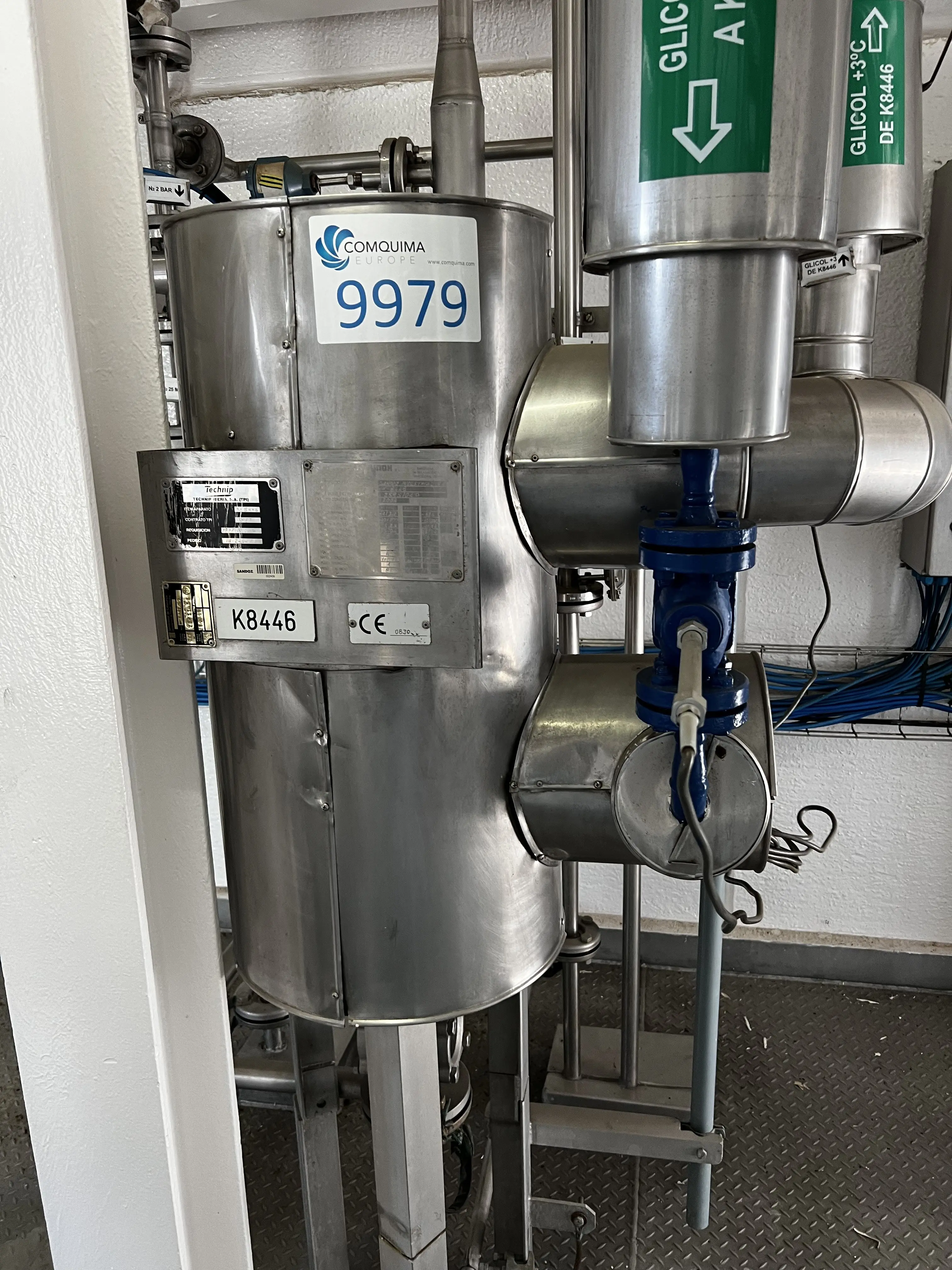 CUVE EN ACIER INOXYDABLE 49 LITRES AVEC SERPENTIN ISOLÉ THERMIQUEMENT INTÉRIEUR