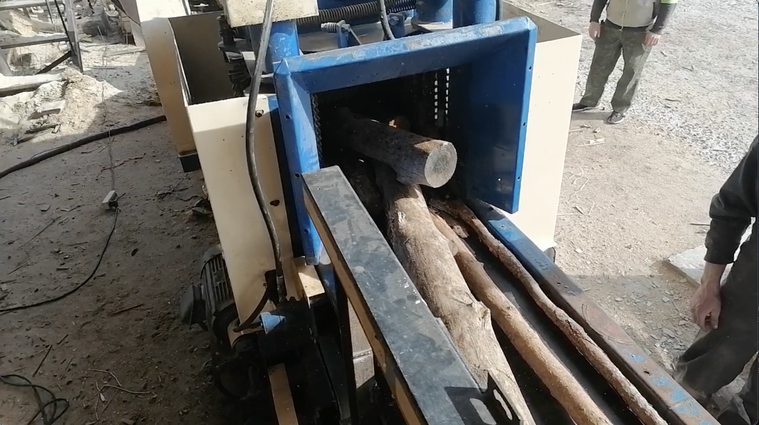 Broyeur à bois Beaver Korea DECM600 Hot deal