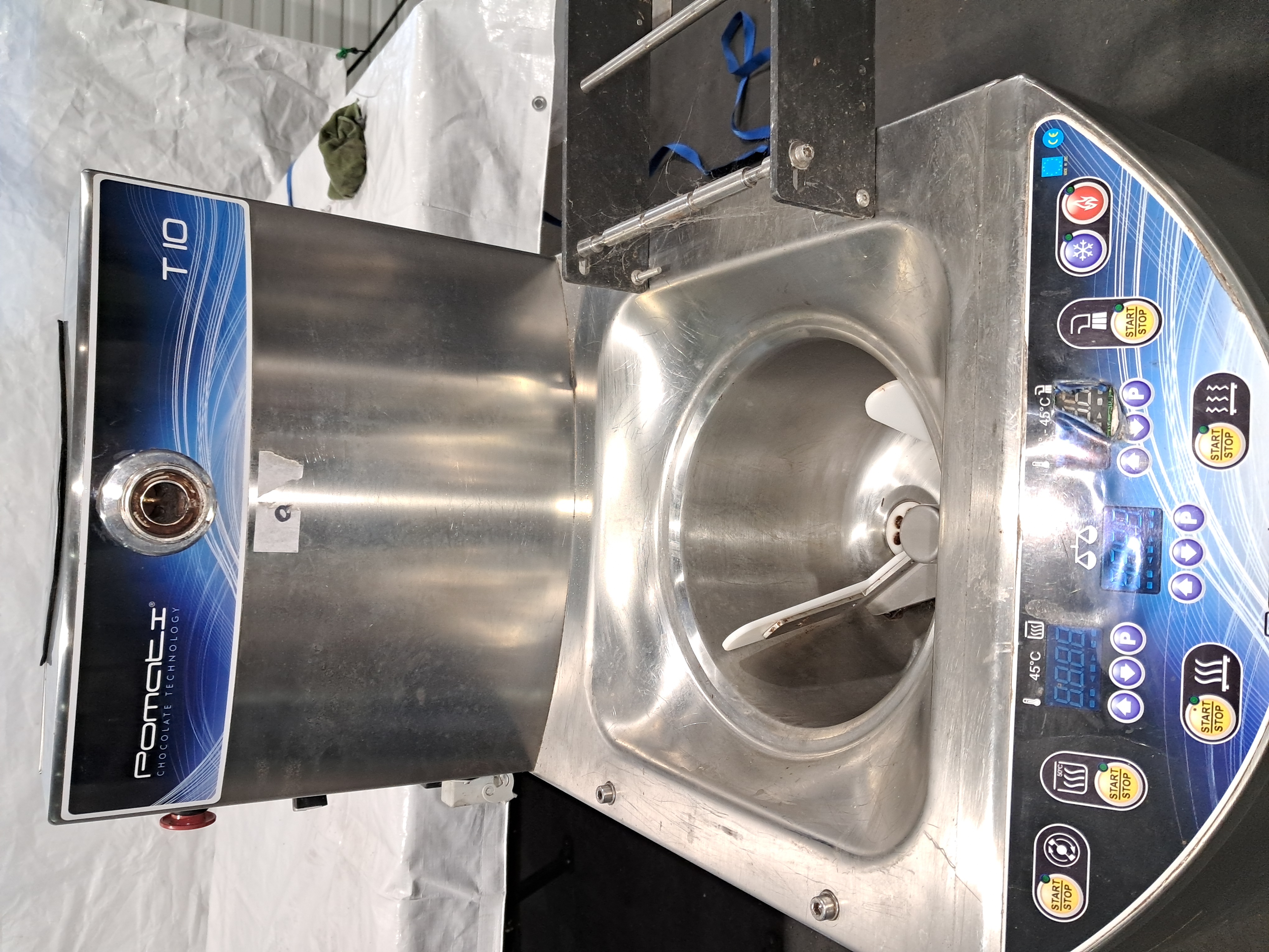 Machine d'occasion Pomati T10 pour la fabrication de chocolat