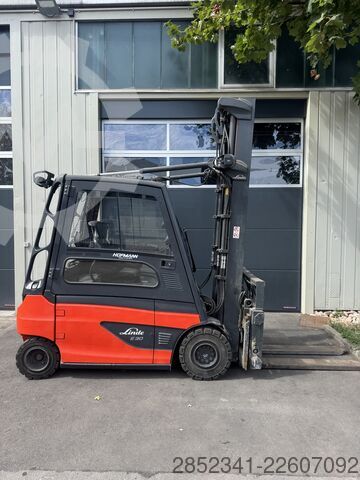 Forklift Linde E30L mit teleskopierbaren Zinken