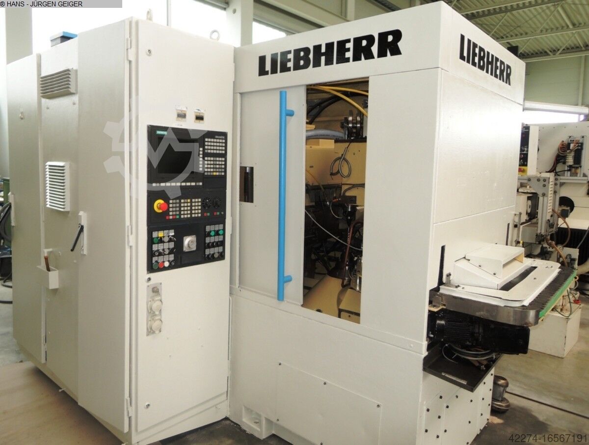 Gear Hobbing Machine - Vertical LIEBHERR LC 82