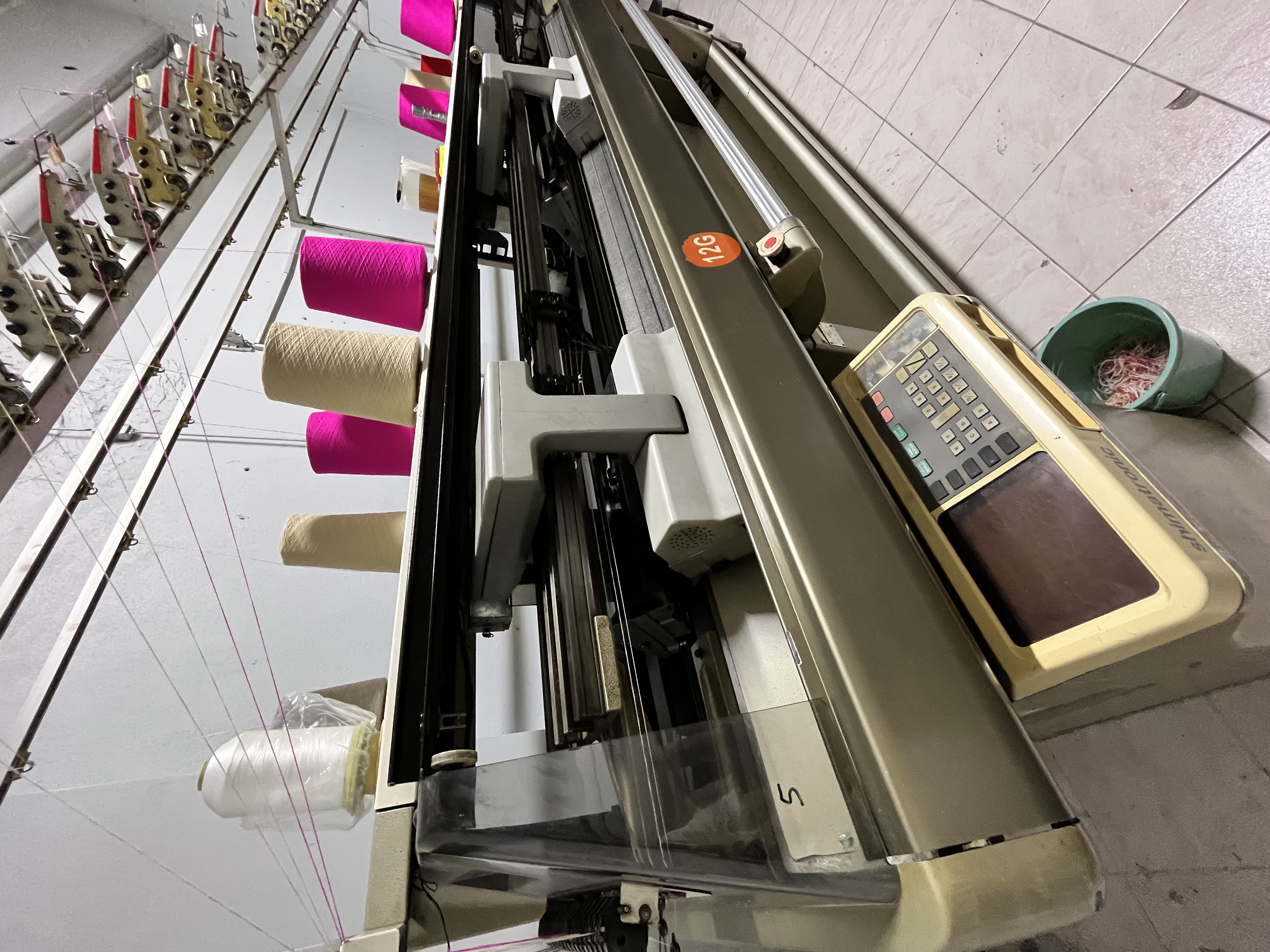 Machine à tricoter rectiligne Shima Seiki 234-s