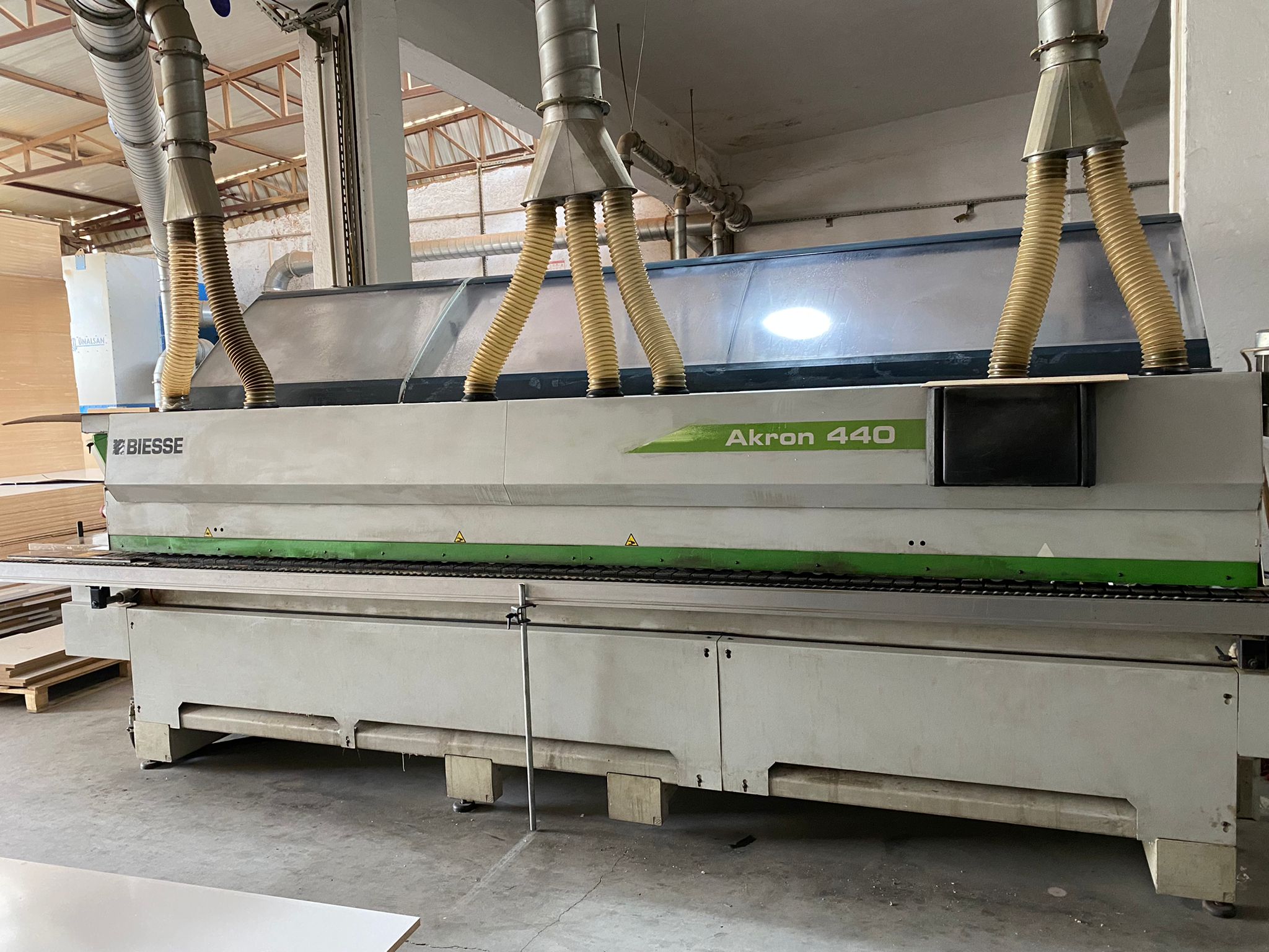Plaqueuse de chants Biesse Akron 440