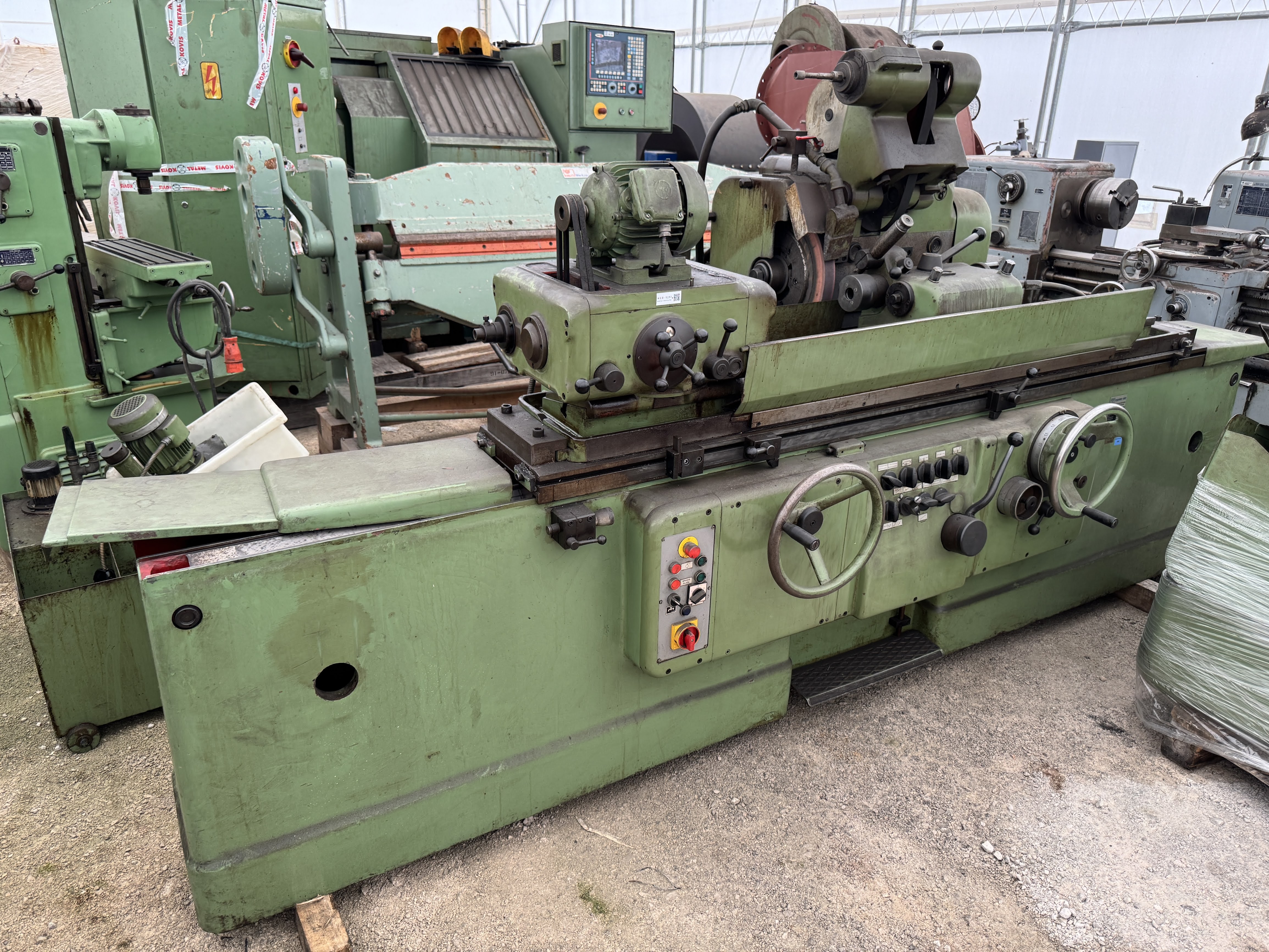 Rectifieuse cylindrique STROJOPROMET BUA-31