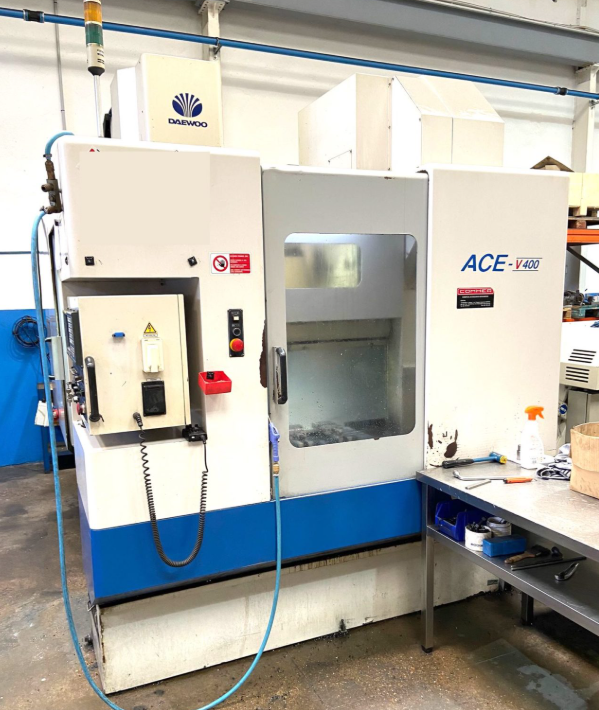Centre d'usinage avec changeur de palettes Daewoo ACE -V400 d'occasion