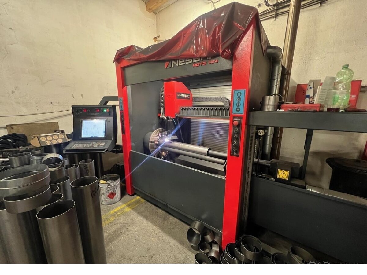 Machine de découpe plasma NESSAP Roto mini 1100