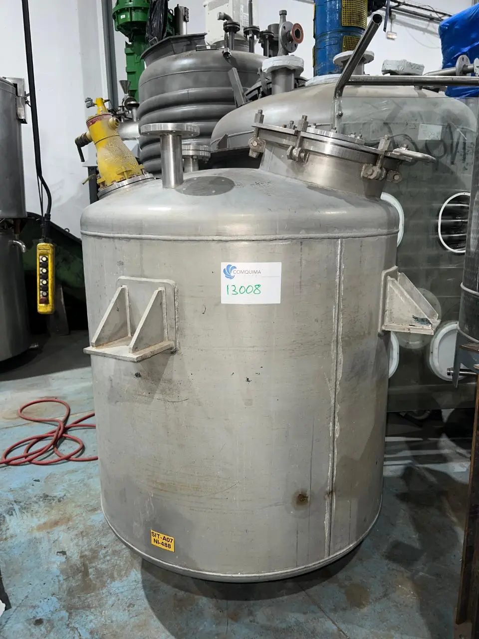 CUVE GRADUÉ EN ACIER INOXYDABLE 1 250 LITRES