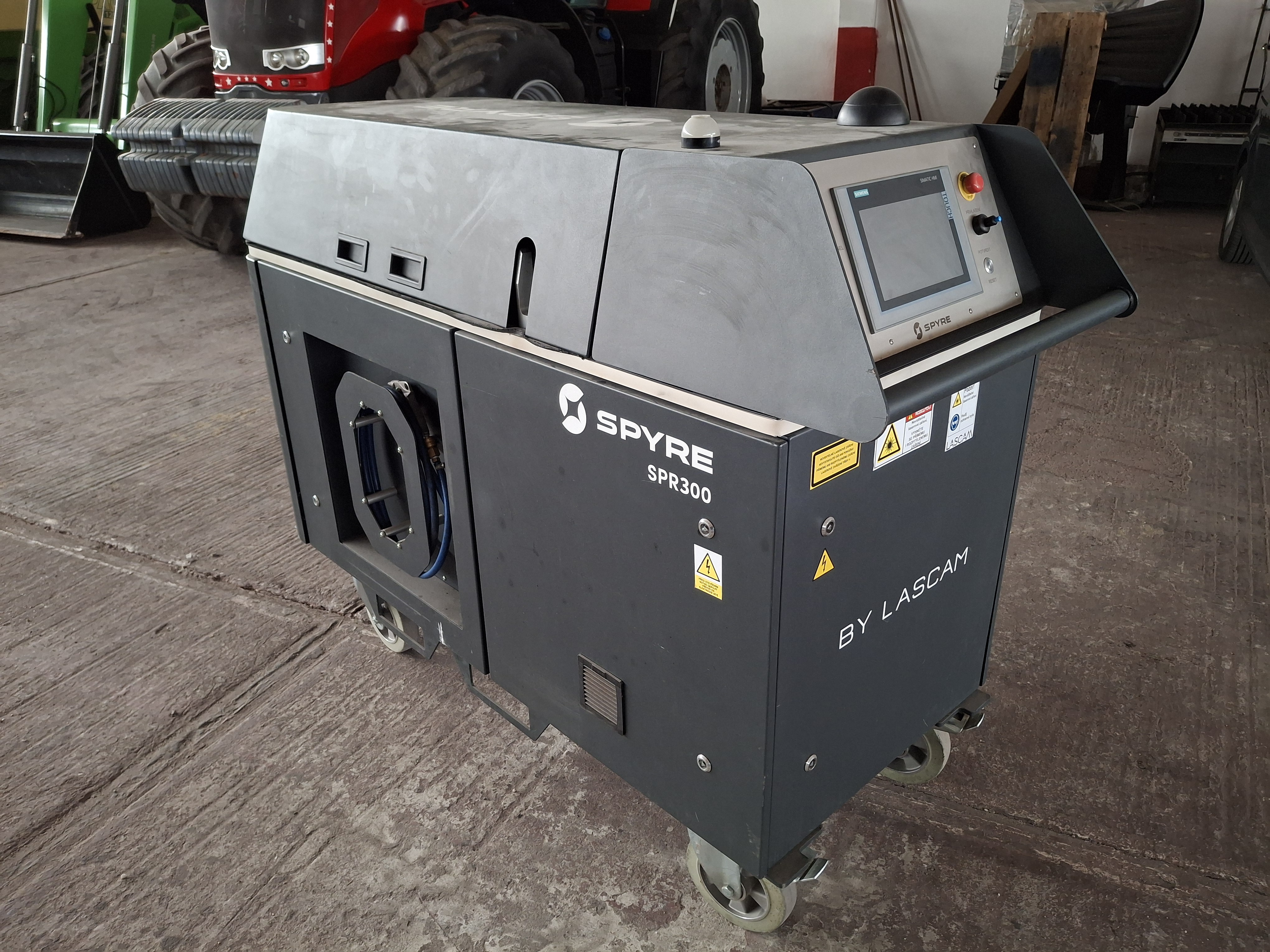 Machine combinée laser / poinçonnage LASCAM SPYRE 300W