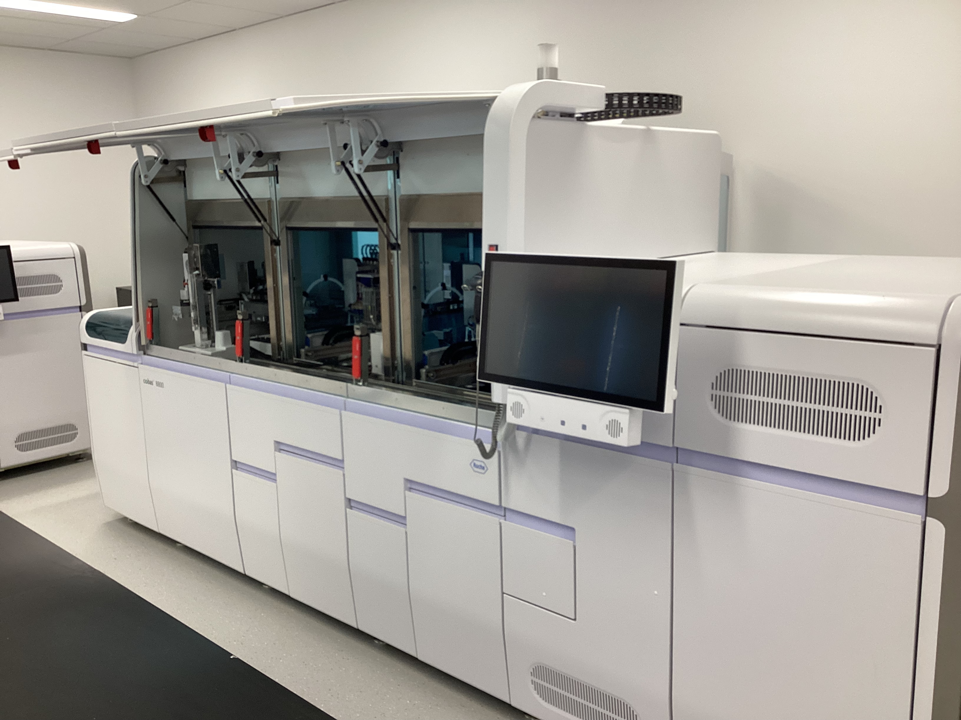 2022 Roche Cobas 8800 molecular analyser