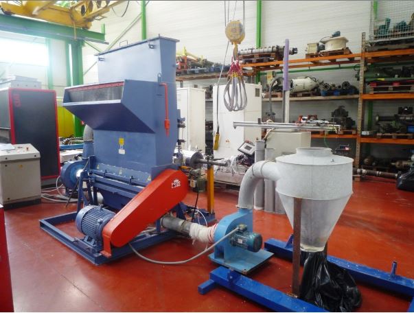 Broyeur ADLER 22 KW à plaques