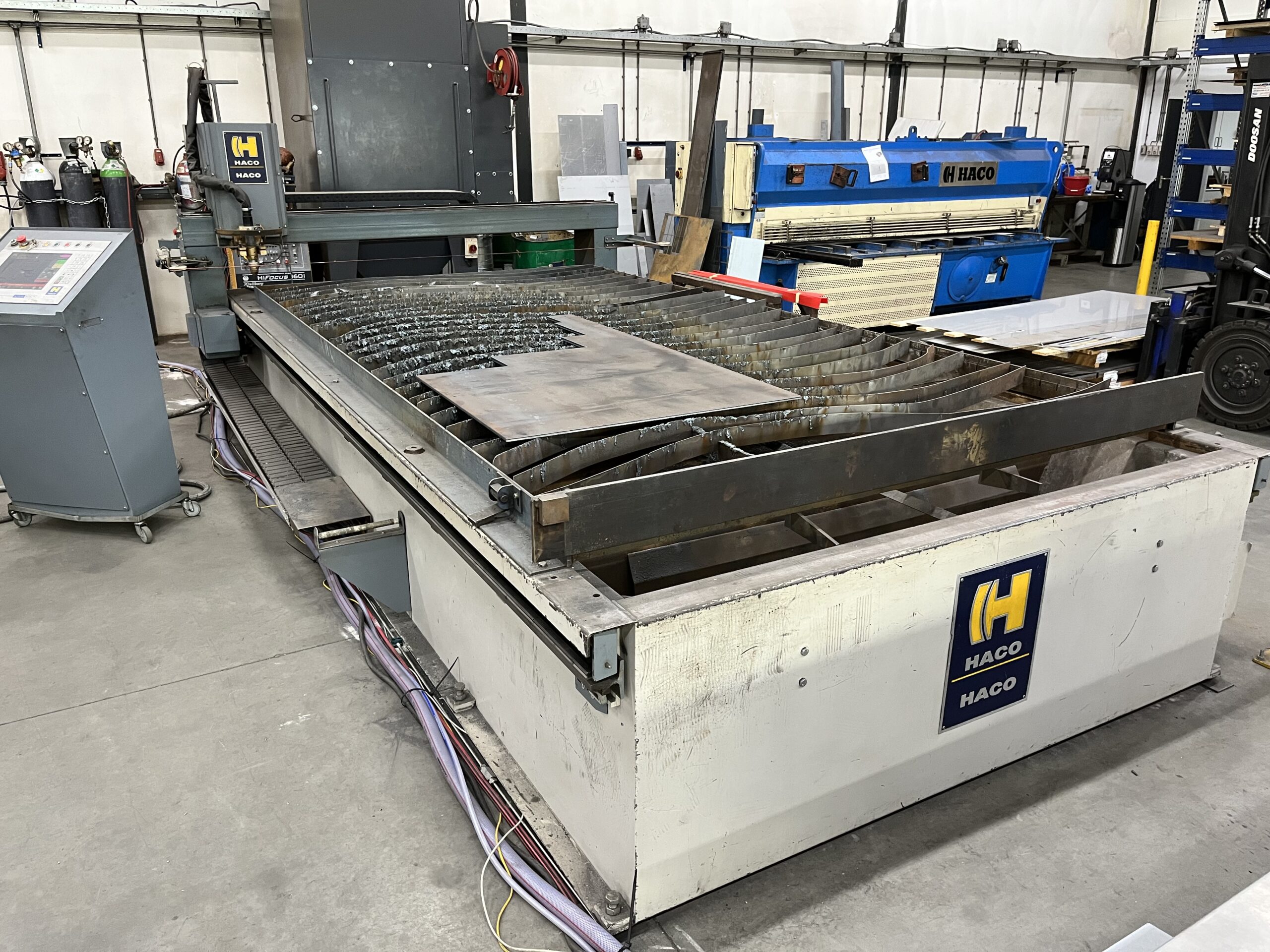 Machine de découpe plasma / gaz Haco Kompakt 4020
