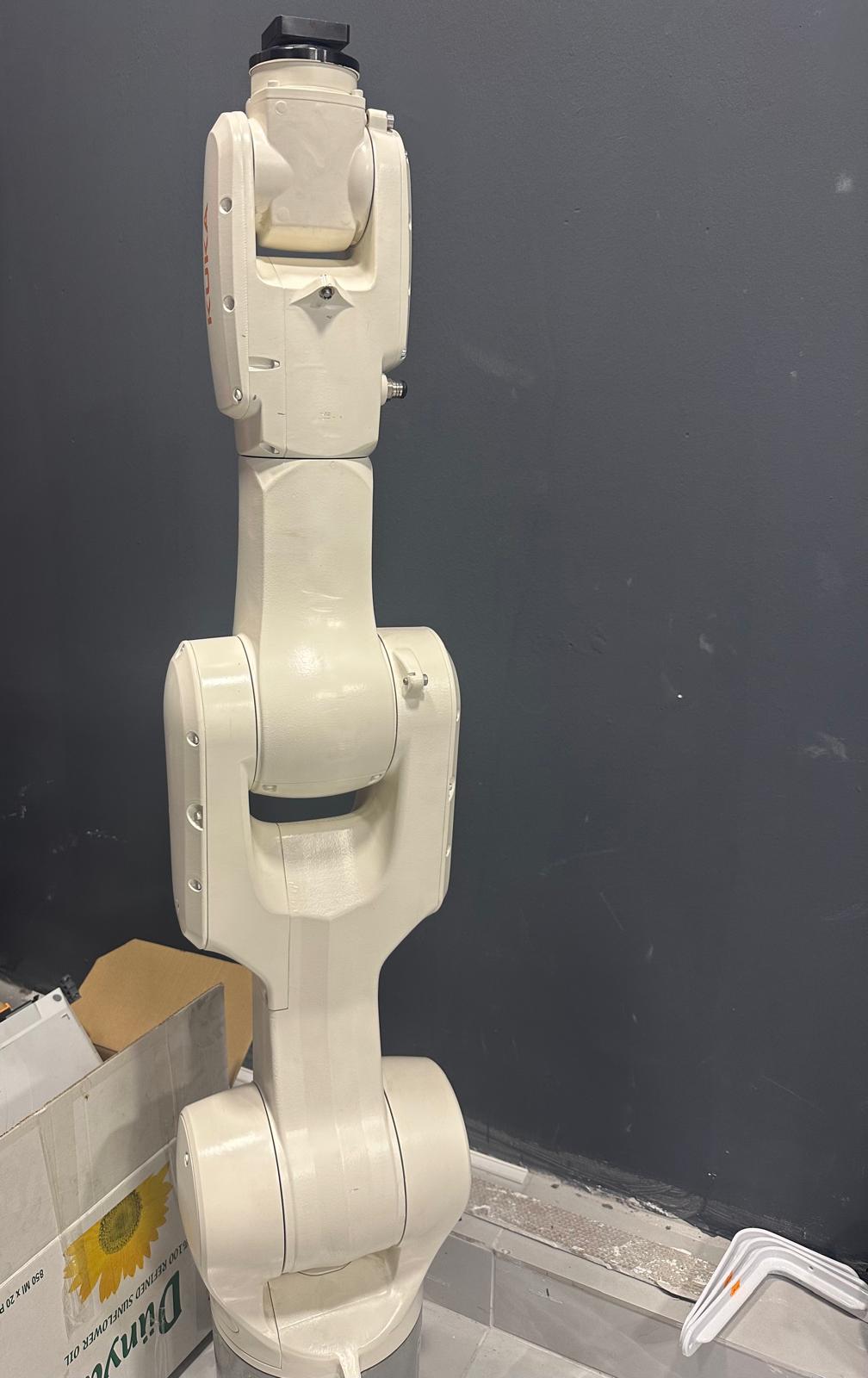 Robot industriel Kuka KR 6 R900-2
