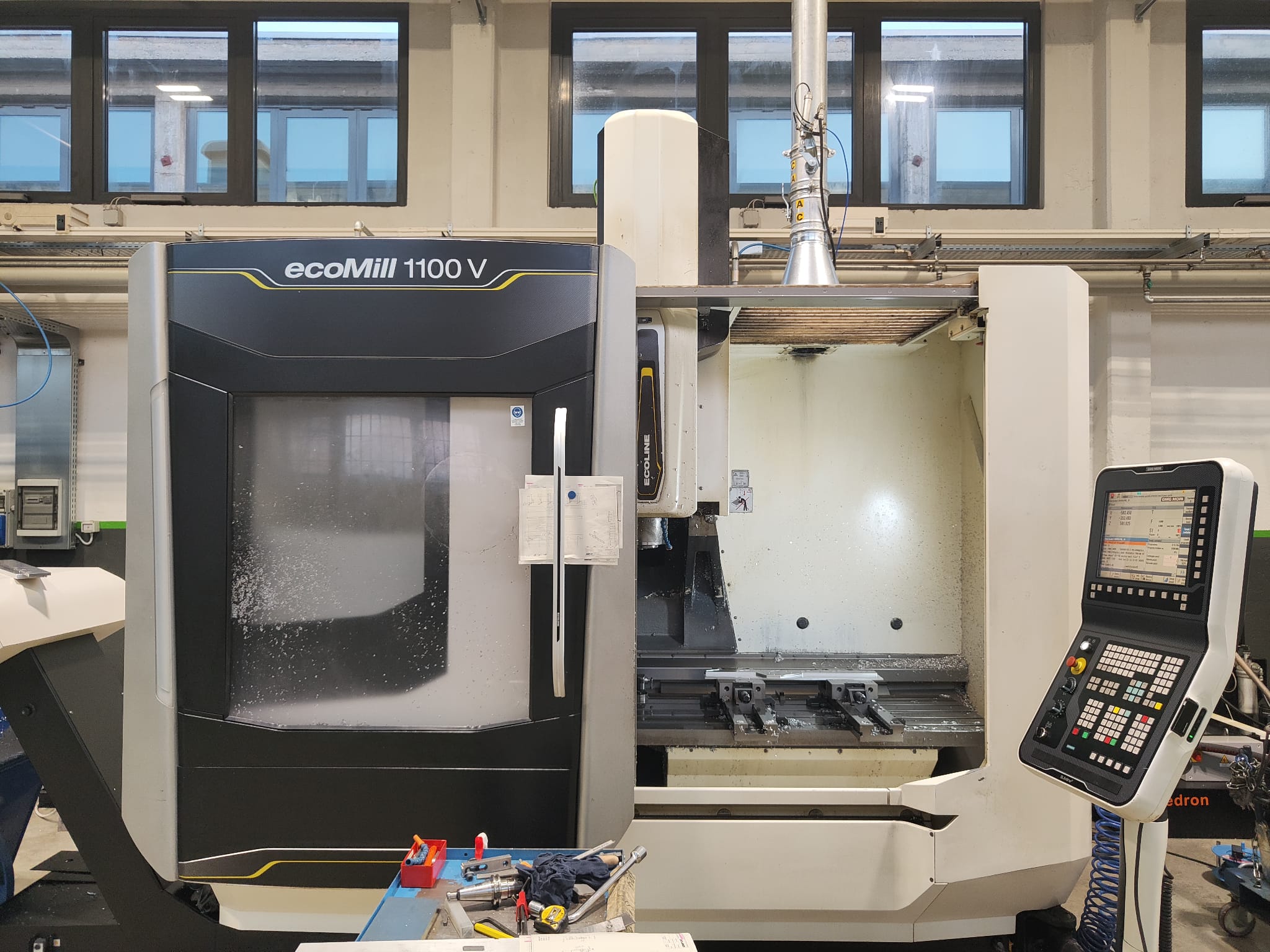 Centre d'usinage vertical DMG MORI ECOMILL 1100 v d'occasion