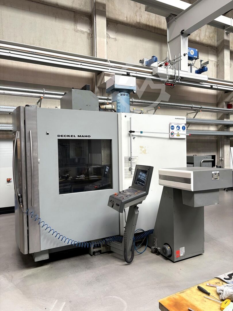Vertical machining center Deckel Maho DMC 75 V