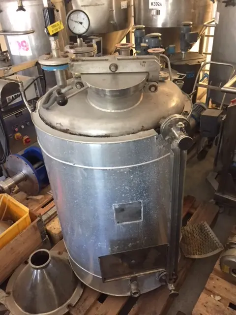 CUVE EN ACIER INOXYDABLE 300 LITRES D'OCCASION