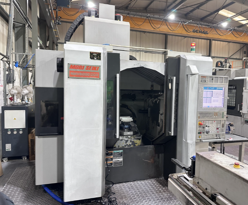 Centre d'usinage 5 axes Mori Seiki NMV5000DCG d'occasion