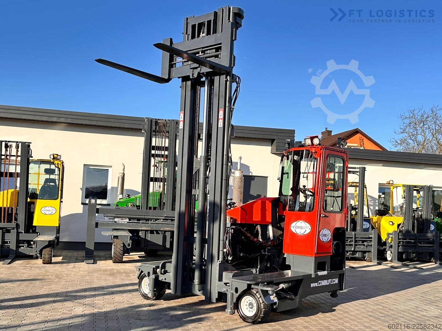 4-way forklift truck Combilift C4000 / TRIPLEX / 9300MM / GAS / TOP1