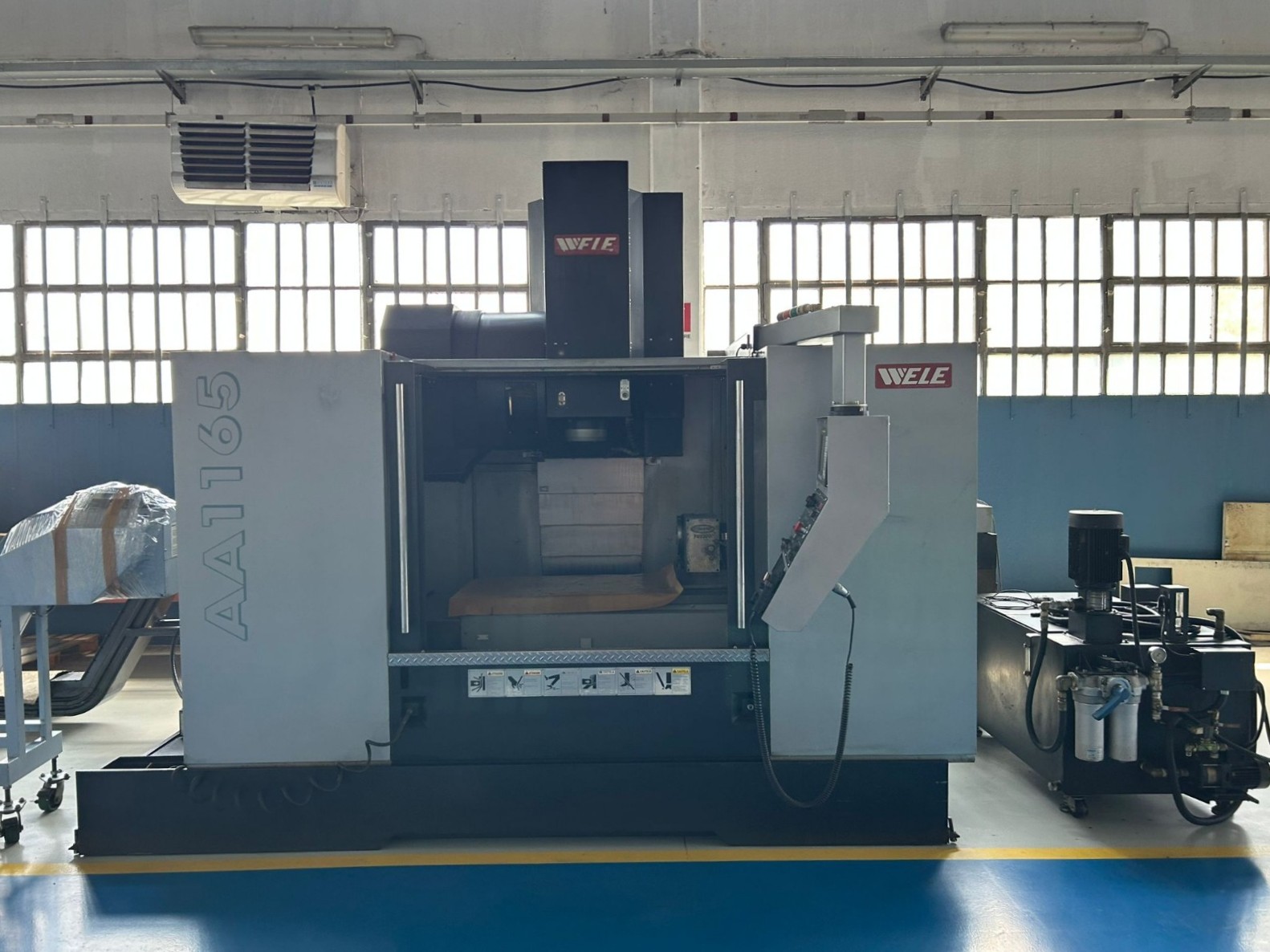 Centre d'usinage vertical WELE AA 1165 d'occasion