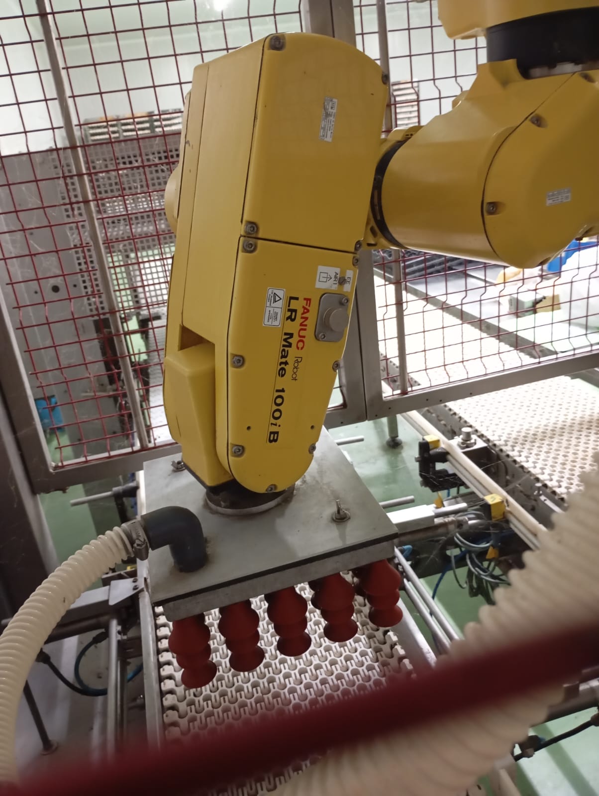 Bras FANUC LR Mate 100iB + contrôleur FANUC R-J3iB avec boîtier d'apprentissage inclus Hot deal