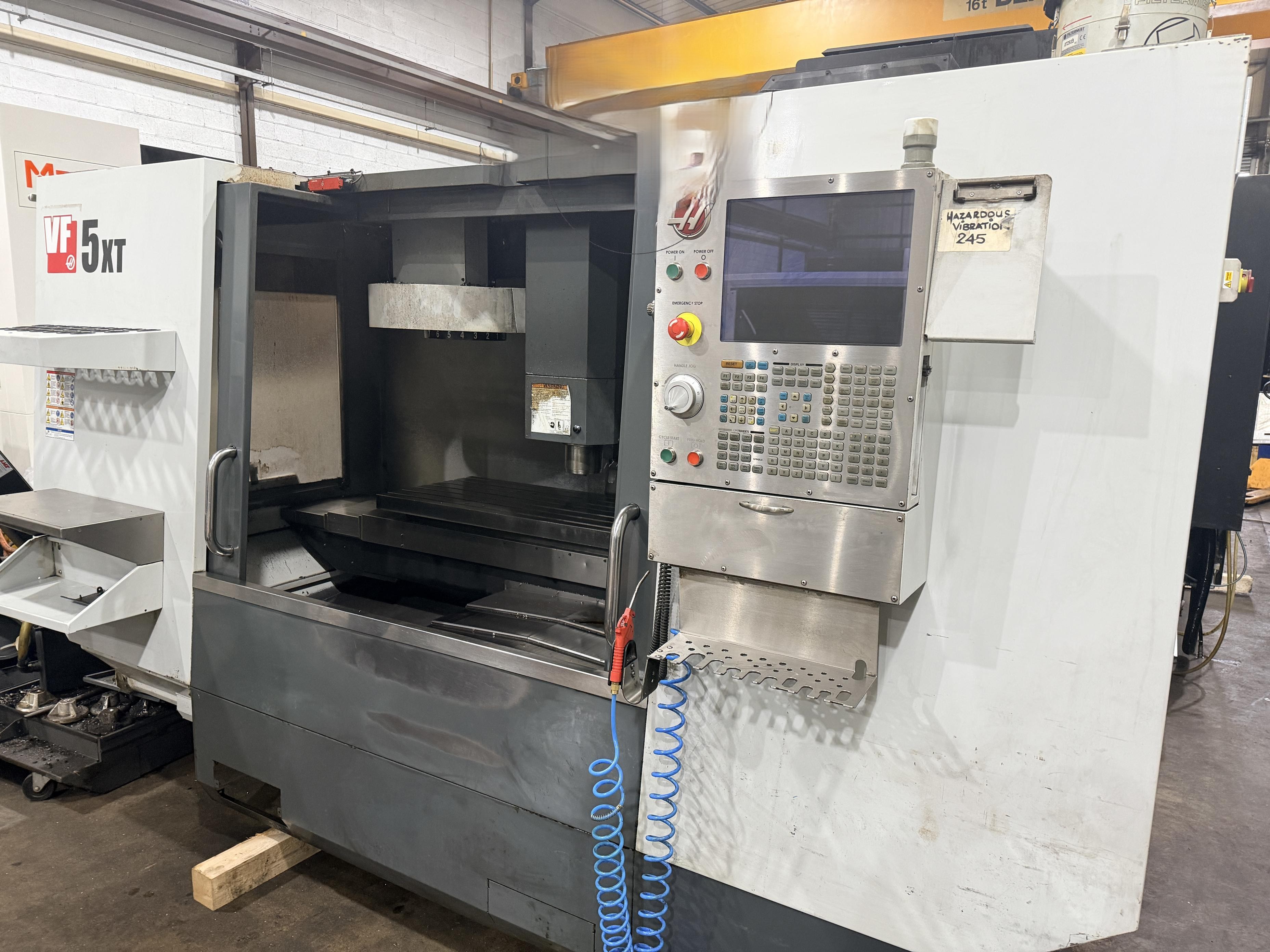 Centre d'usinage vertical Haas VF-5XT