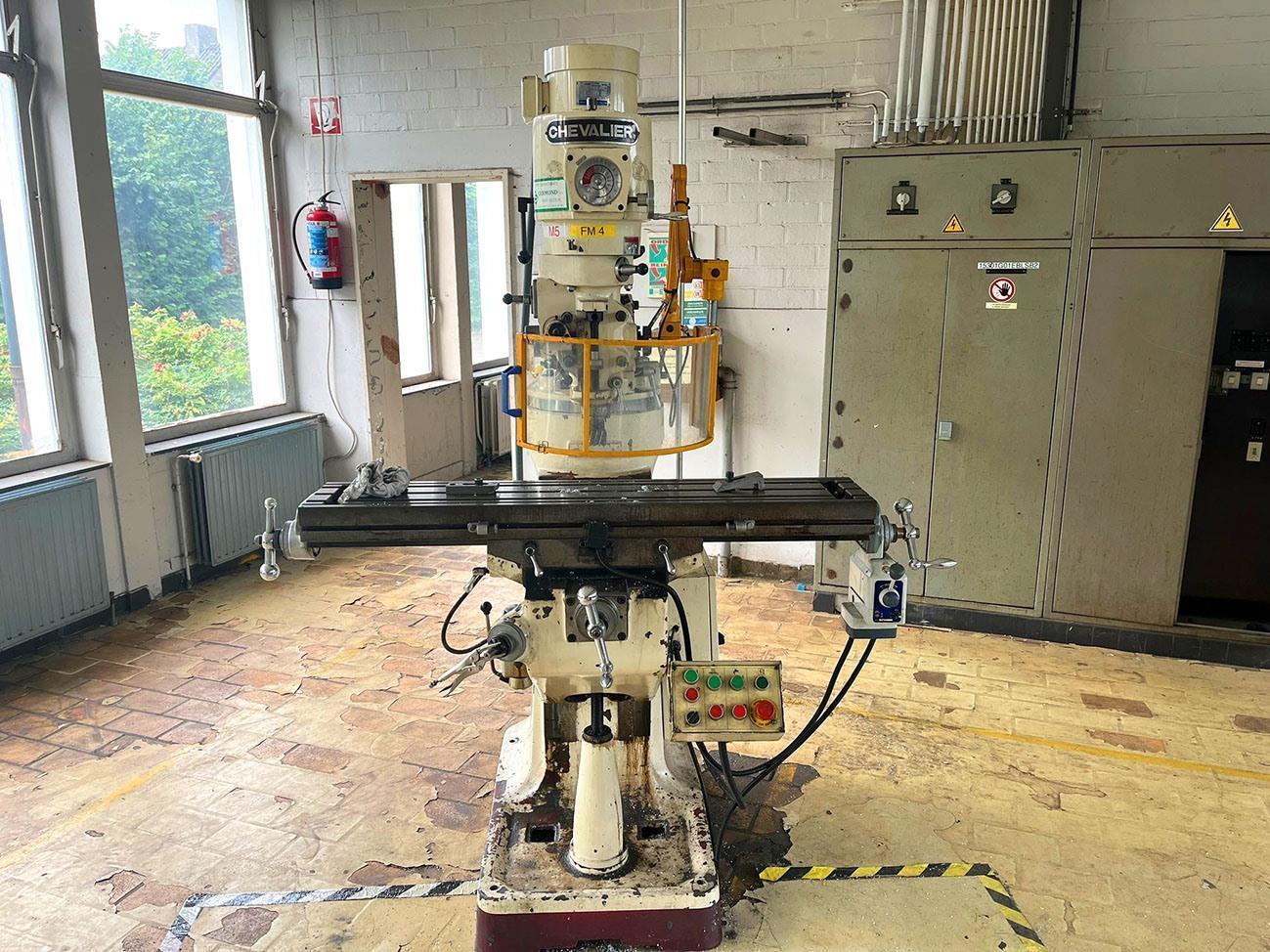 Aléseuse à montant fixe CNC Chevalier FM 3VS