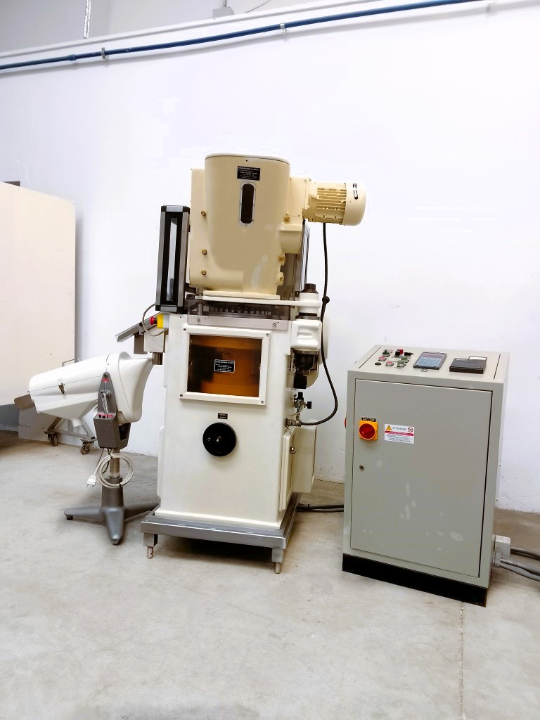 Presse à comprimés Ronchi AR 18 30 d'occasion