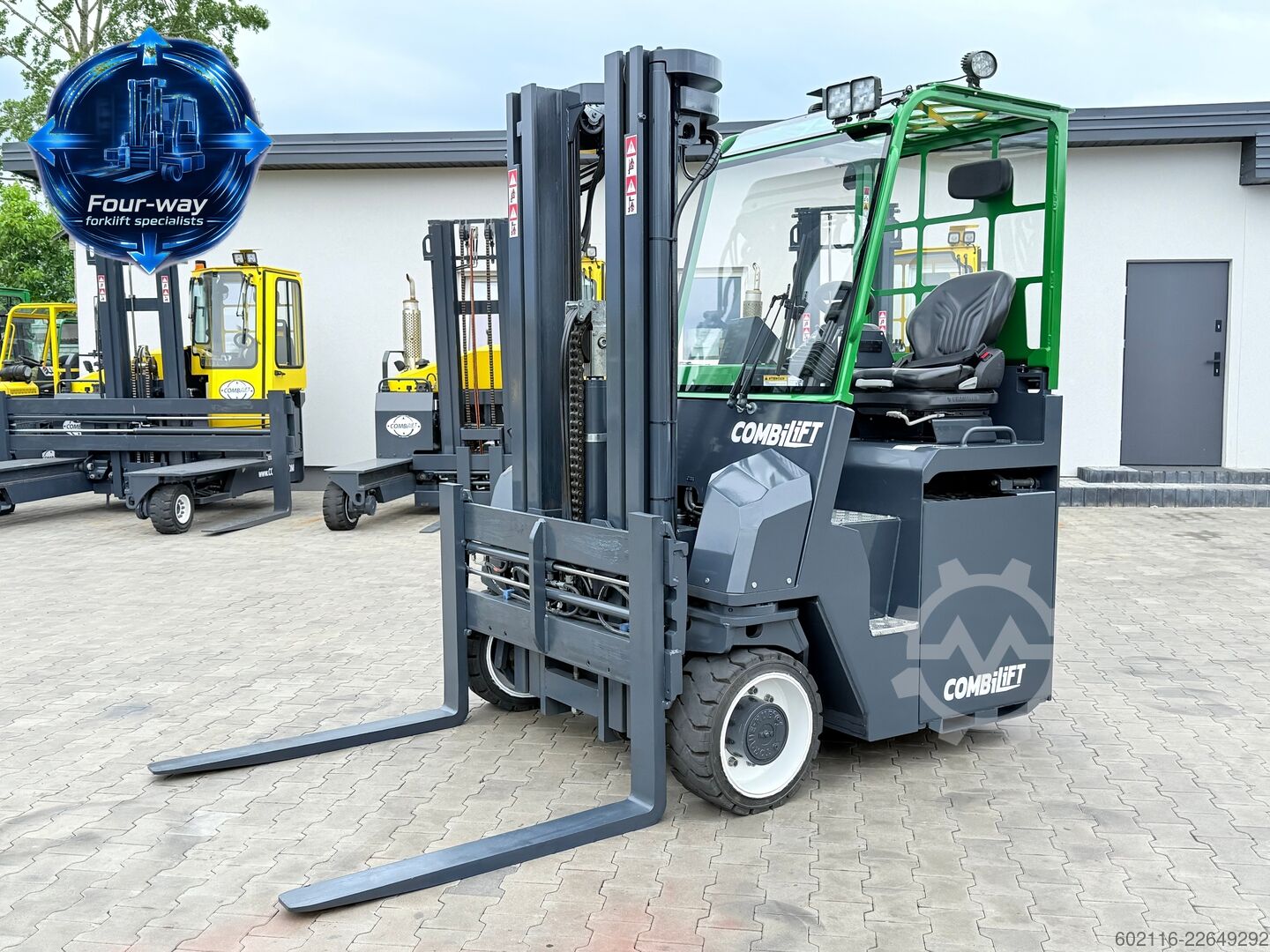 4-way forklift Combilift CBE4000 ELECTRIC TRIPLEM 5500 POSITIONER