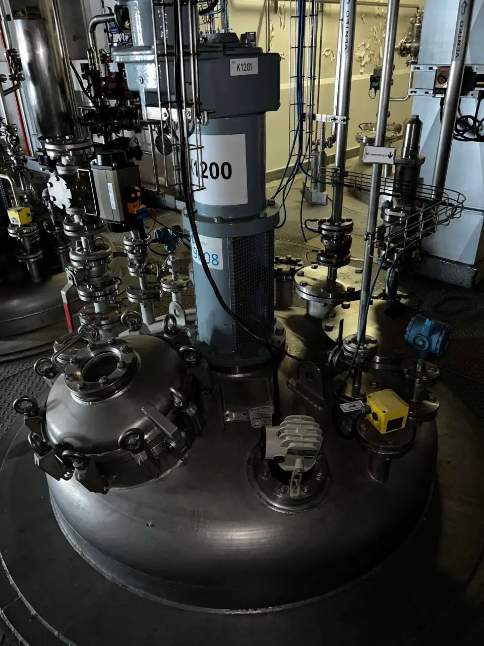 RÉACTEUR BACHILLER ATEX EN ACIER INOXYDABLE 316L 3 850 LITRES AVEC AGITATION ET DEMI-TIGE D'OCCASION_100