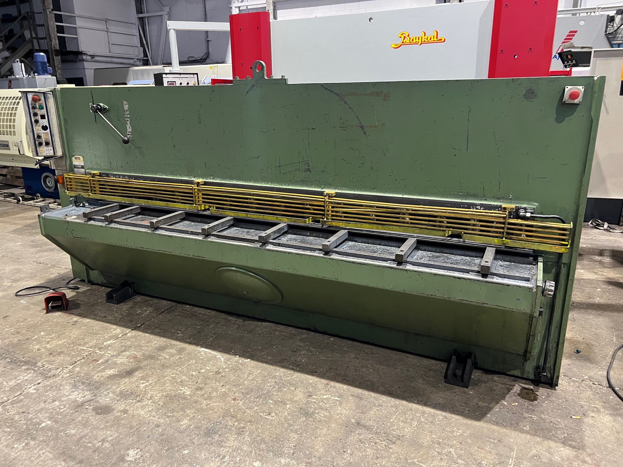 Cisaille guillotine hydraulique HACO 3050 X 6