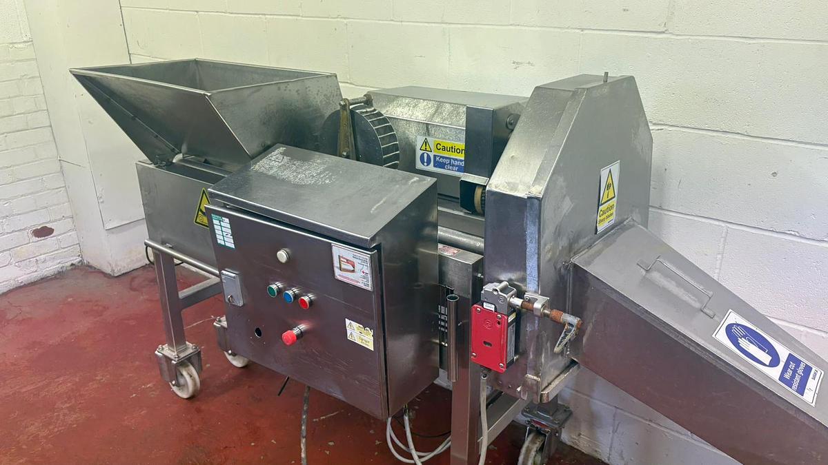 Machine de découpe, lavage et blanchiment de fruits et légumes URSCHEL OV