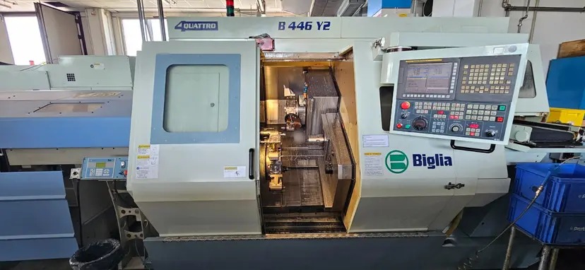 Tour CNC avec ravitailleur de barres Biglia B446 Y2 d'occasion
