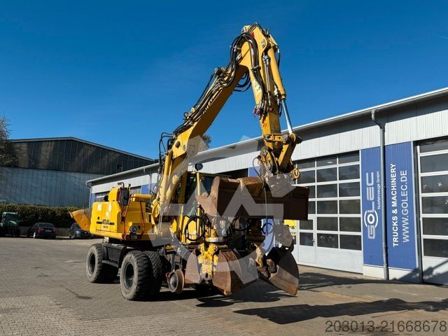 Mobile excavator Liebherr A 918