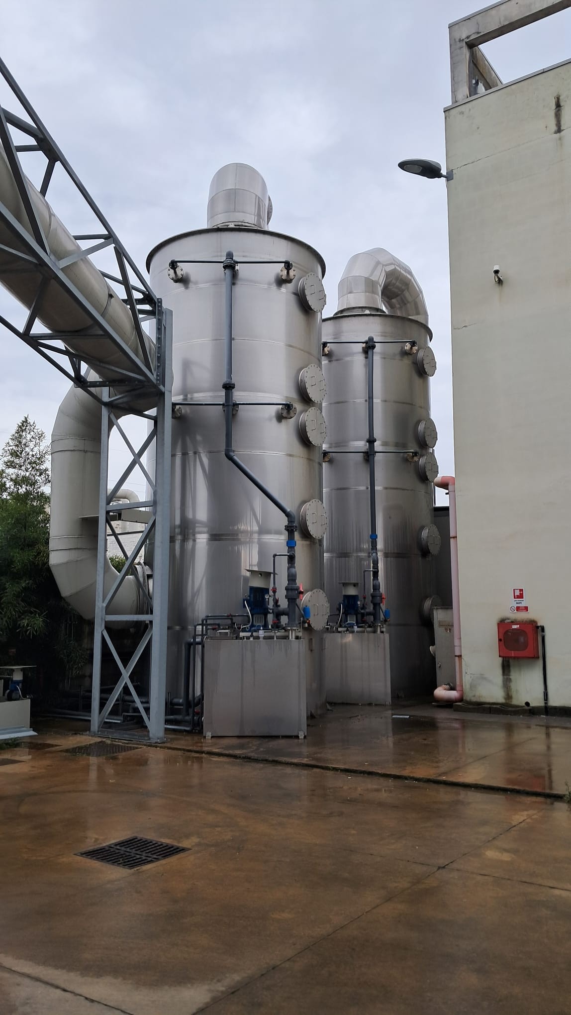 Laveur primaire et secondaire Steeltech de 100 m³. Fabriqué en acier inoxydable ASI 304 avec système d'extraction intégré. Hot deal