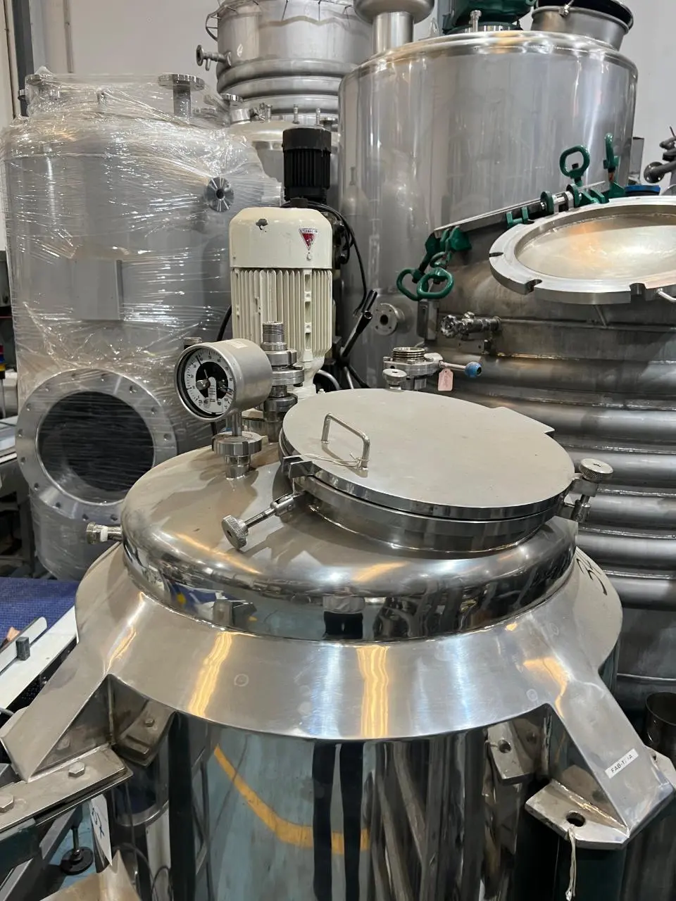 RÉACTEUR INOX 500 LITRES D'OCCASION AVEC COQUE ET AGITATION