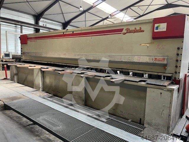 Hydraulic guillotine shear Baykal HNC 8100/6