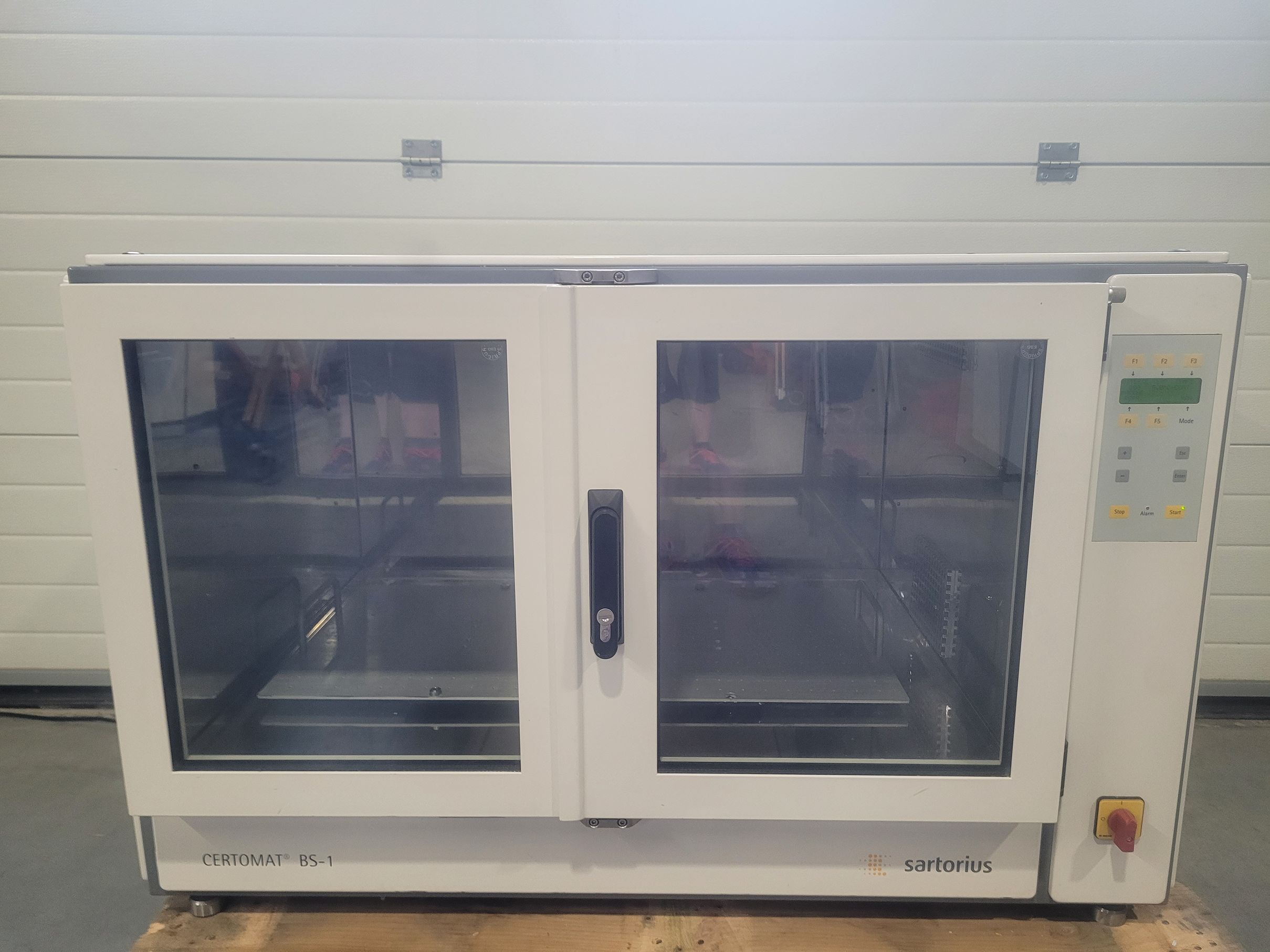 Agitateur orbital incubateur chauffant et réfrigéré 8865329 50 mm Sartorius Certomat BS-1