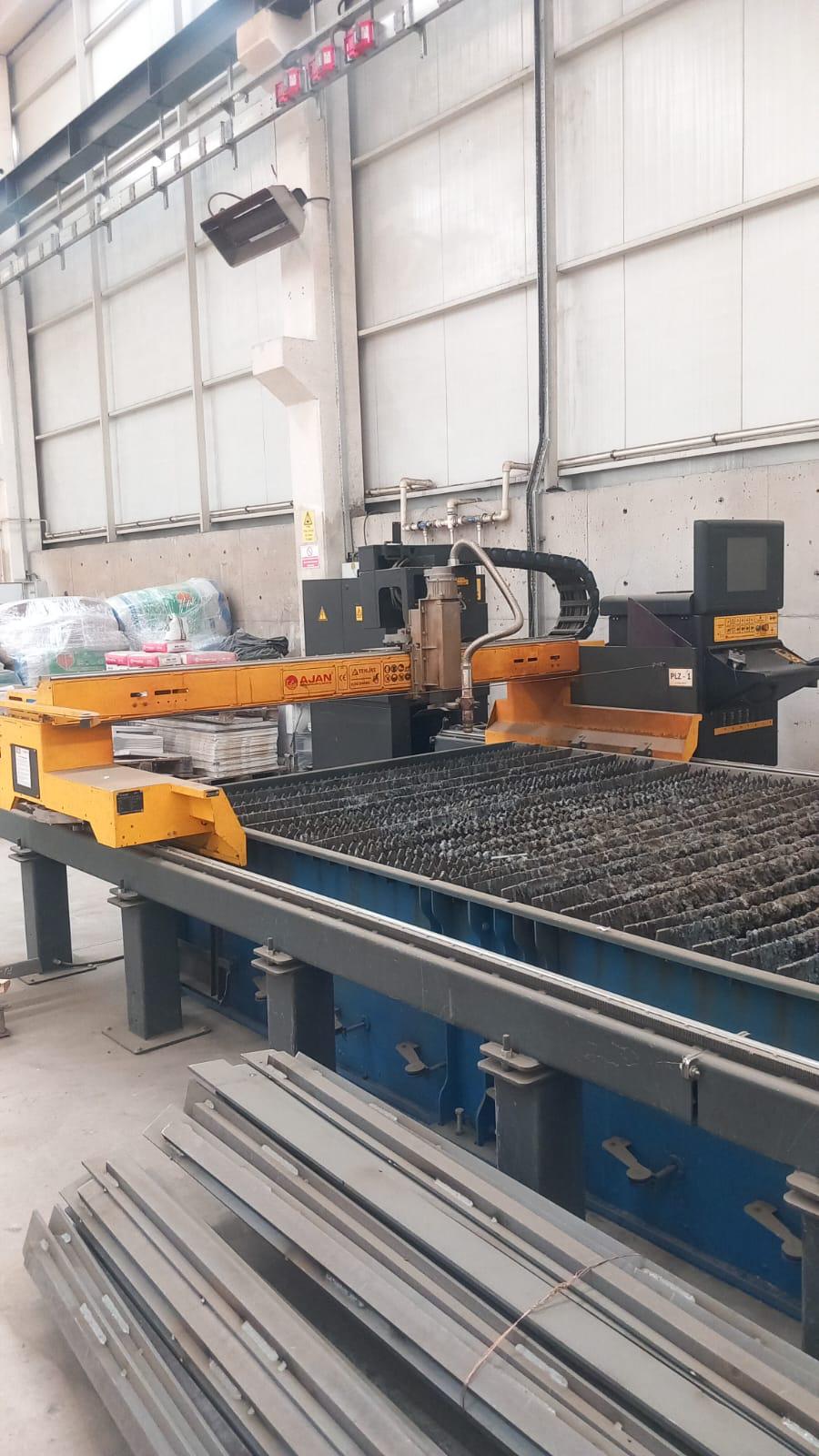 Machine de découpe plasma Ajan G 260 A