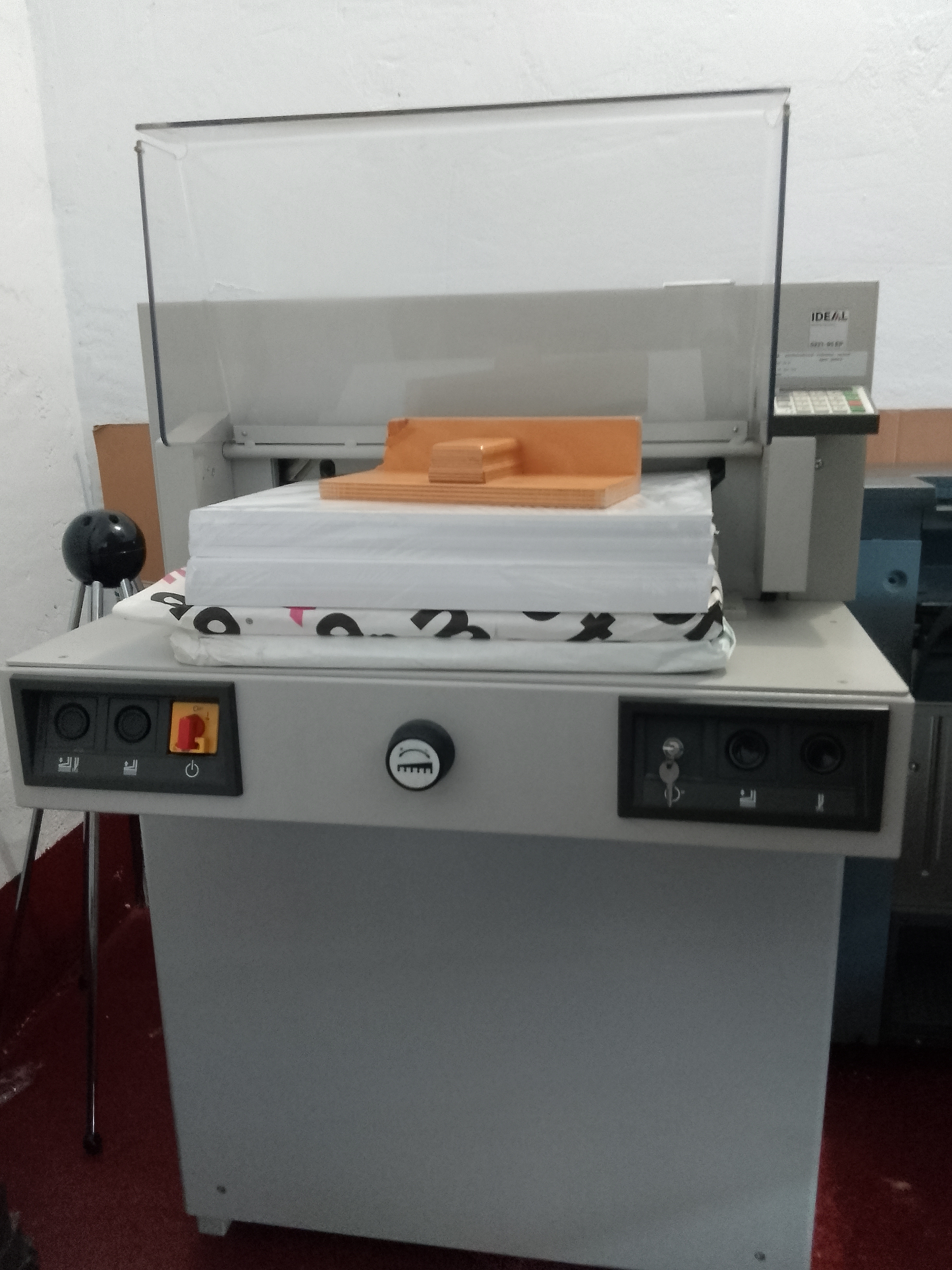 Guillotine électrique programmable IDEAL 5221-95 EP