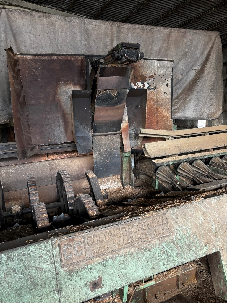 COLOMBO CREMONA STE-R 1800/1100 Écorceuse de grumes