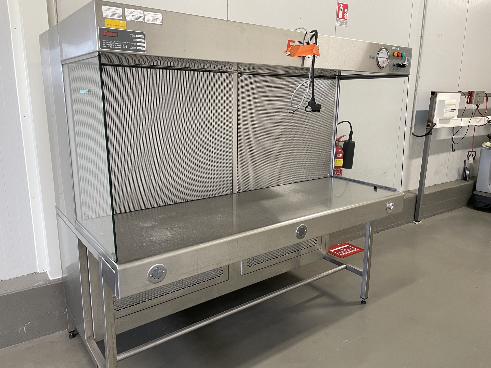 Cabine à flux laminaire EREA FLH